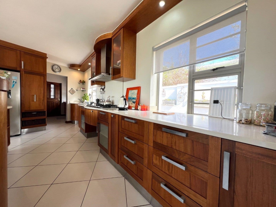 4 Bedroom Property for Sale in Jeffreys Bay Central Eastern Cape